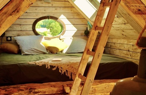 La Roche-des-Arnauds Cabin | La Dormance Comfortable wooden cabin