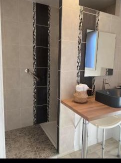 Fresnicourt-le-Dolmen House | la douce Cahute