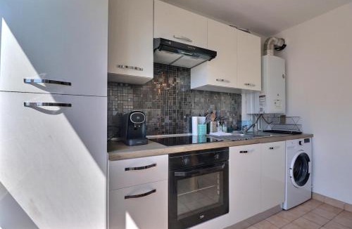 Croix Rousse Apartment | La Douce Parenthèse - Studio with garage - Lyon 4th