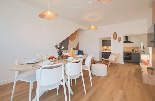 Laval Apartment | La Douceur - Wifi - Proche gare