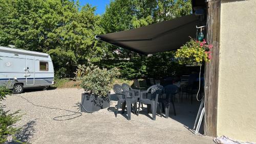 Monnet-la-Ville House | LA DRYADE