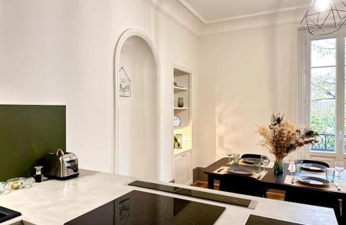 Faubourg North Apartment | La Duchesse de Bourgogne