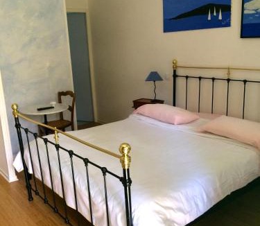 Saint-Etienne-de-Saint-Geoirs Hotel | La Ferme de Thoudiere