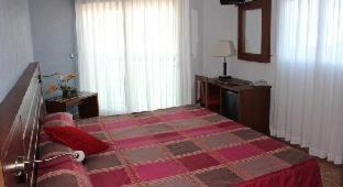 Coveta Fuma Hotel | La Familia Gallo Rojo