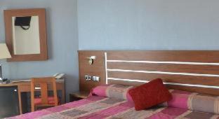Coveta Fuma Hotel | La Familia Gallo Rojo