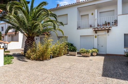 Llanca Apartment | La Farella La Coma 61 - apartment in quiet area