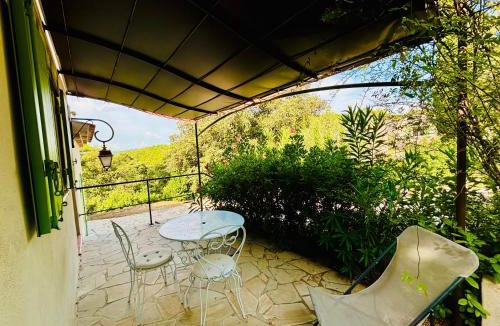 Taradeau Bed & Breakfast | La Farigoulette