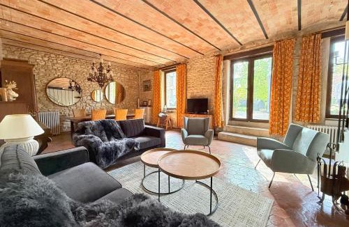 Montainville House | La Fauconnerie Du Roy