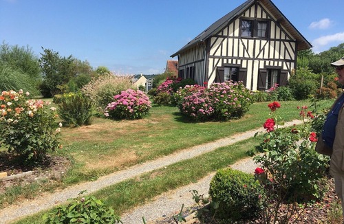 La Riviere-Saint-Sauveur House | "La Ferme aux Guignes" 5 minutes from HONFLEUR (St Sauveur River)