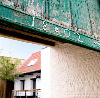 Sainghin-en-Melantois Apartment | La Ferme 1802