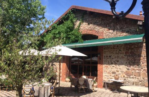 Commelle-Vernay Bed & Breakfast | La Ferme aux Biches