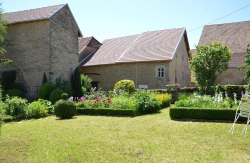 Aillevans House | La ferme aux glycines