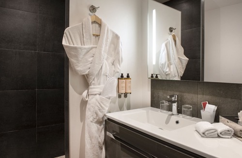 Grignan Hotel | La Ferme Chapouton - Teritoria