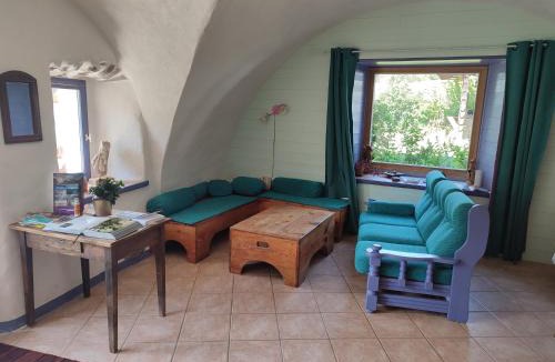 Poligny House | La Ferme d'Emile