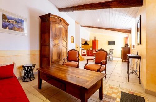 Redortiers Apartment | La Ferme D'estafinette