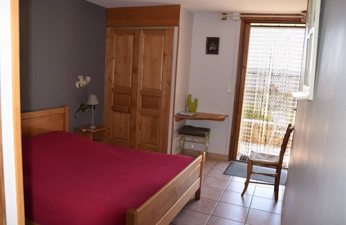 Fraissinet-de-Fourques House | La Ferme de l'Hom