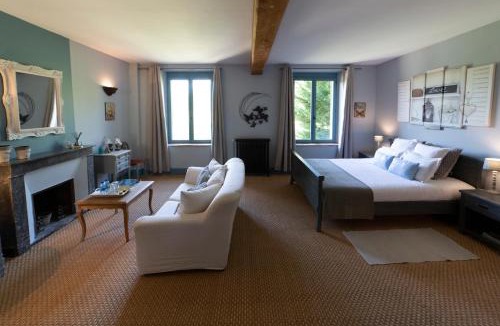 Saint Symphorien le Chateau Bed & Breakfast | La Ferme de Bouchemont