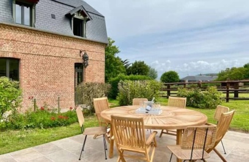 Benerville-sur-Mer Cottage | La Ferme de Bénerville - View of the sea and countryside