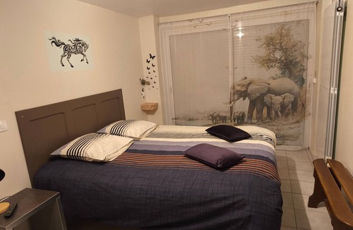 Chatillon-sur-Indre Bed & Breakfast | La Ferme Des Bigornes - Cheval Guest Room with Shared Terrace, Garden & Wi-Fi