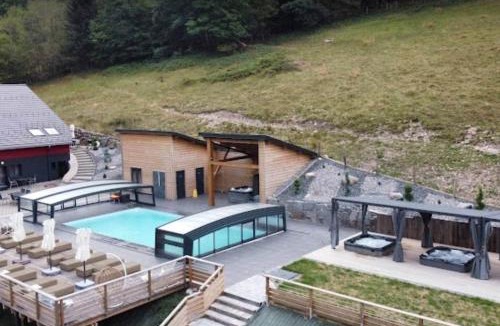 Rochesson Apartment | La Ferme de Rochesson, Jacuzzis & Piscine commune