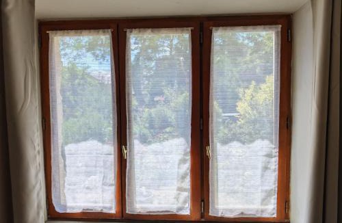 Ormoy-la-Riviere Apartment | La Ferme des Acacias