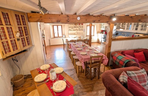 Les Angles House | La Ferme des Astres: Stunning Charm and Breathtaking Views!