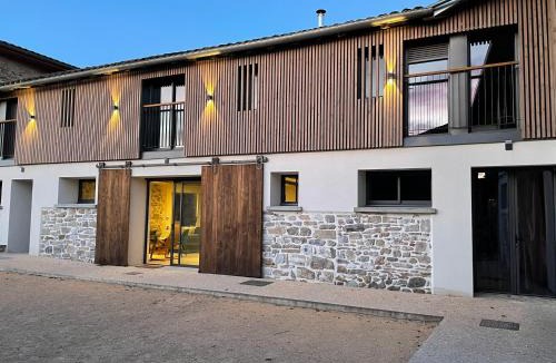 Rieucaze Bed & Breakfast | La Ferme des Hautins - Chambres -d'Hôtes