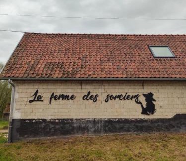 Agnez-les-Duisans Apartment | La ferme des sorciers