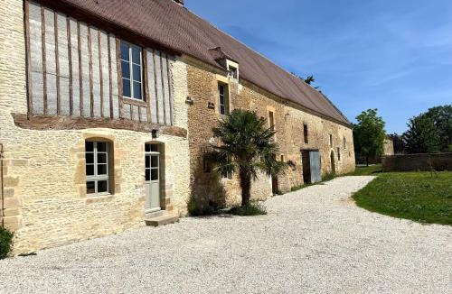 Vendeuvre House | La Ferme du Château de Grisy - Piscine - Calme - Jeux