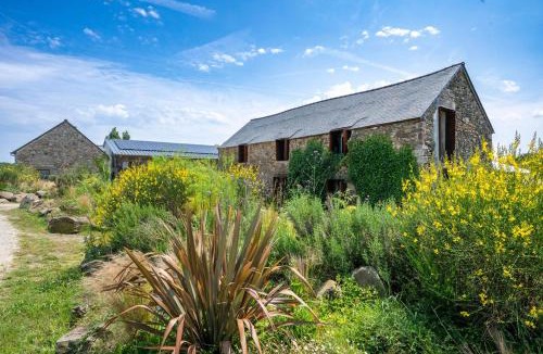 Lancieux Bed & Breakfast | La Ferme du golf, gîte atypique et artistique