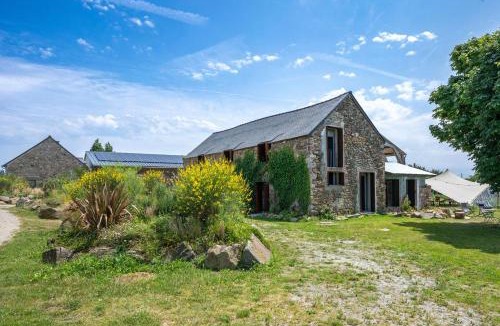 Lancieux Bed & Breakfast | La Ferme du golf, gîte atypique et artistique
