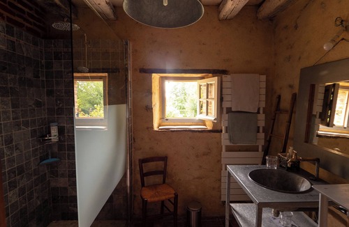 La Genevraie House | La Ferme du Pré Martin guest room