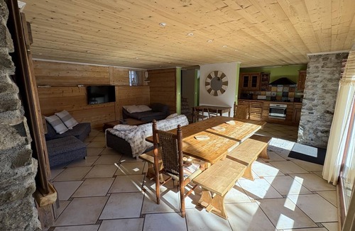 Albiez-le-Vieux House | LA Ferme DU Soleil - Duplex