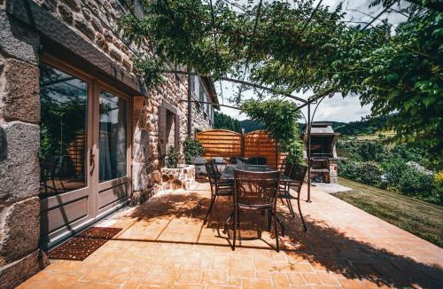 Labatie-d'Andaure House | La Ferme du Vallon by ExplorHome