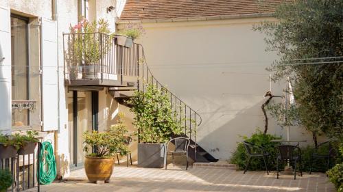 Morangis Bed & Breakfast | La Ferme Fanost - Chambres d'hôtes