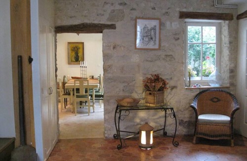 Moret-sur-Loing House | La Ferme de Montmartre in a Medieval Village