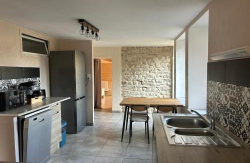 Roye Apartment | La Ferme