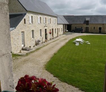Juaye-Mondaye Bed & Breakfast | La Ferme Manoir Saint Barthélemy
