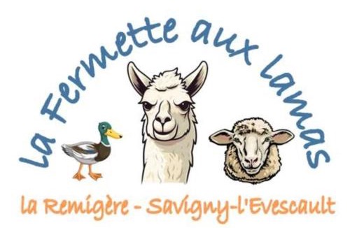 Savigny-Levescault House | La Fermette Aux Lamas