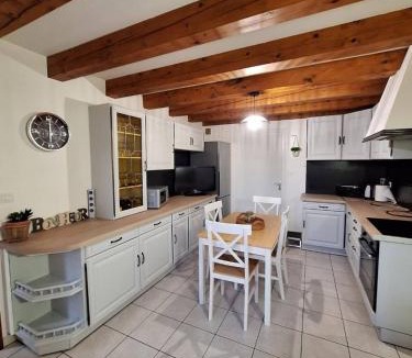 Savigny-Levescault House | La Fermette Aux Lamas