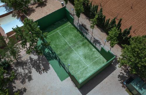 Mota del Cuervo Villa | La Finca de Tomás - 5 Estrellas - Fútbol 7, Piscina Cubierta & Pádel