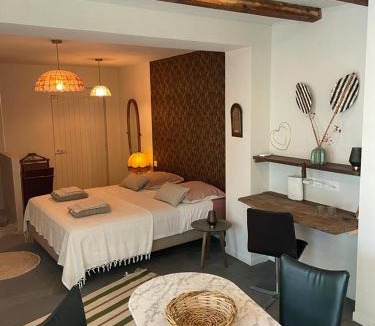 Quartier des Espesses House | La Finca