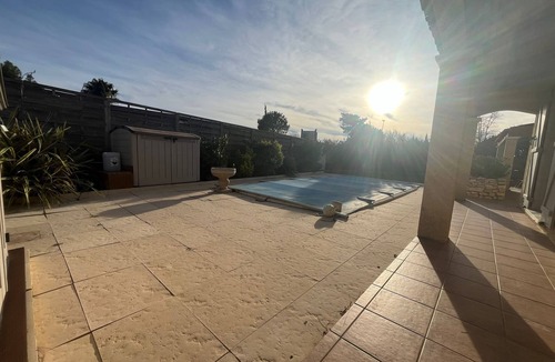 Peyriac-de-Mer House | La Flemme en Rose - Villa Avec Piscine - Proche de la Mer - 10 Personnes
