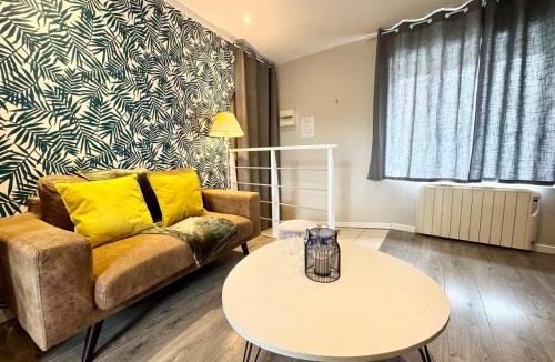 Marck Apartment | La Fleur Bleue - Cozy Apartment