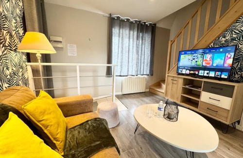 Marck Apartment | La Fleur Bleue - Cozy Apartment