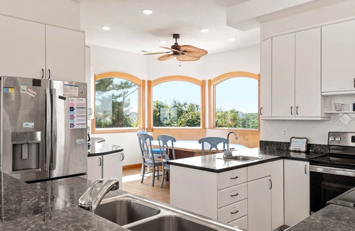 Pine Island House | La Fleur de Mer: Oceanfront, Pool, Spa, Rec Room