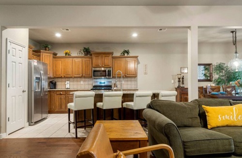 Jenks House | La Fleur Jenks | 5BR Near Tulsa & Tanger Outlets