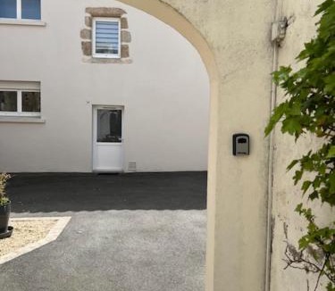 La Flocelliere House | La Flo