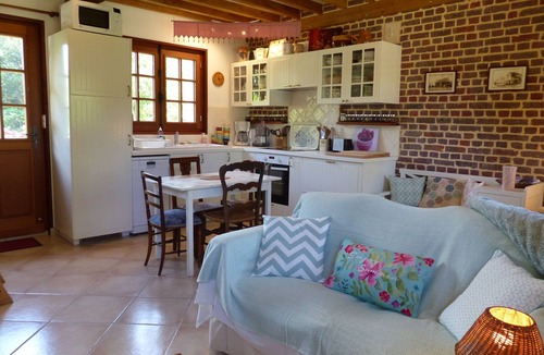 Saint-Jouin-Bruneval Villa | La Flore de Lys, Lovely cottage 330 m from the sea and 6 km from Étretat!
