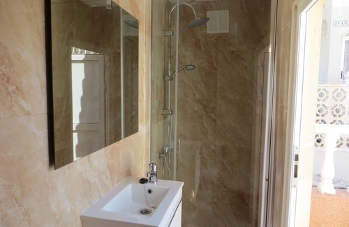 La Florida House | La Florida 2 bedroom, 2 bathroom spacious house.